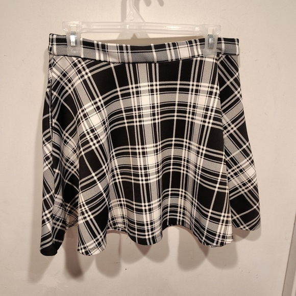 Hot Topic Women's Plaid O-Ring Zip Front Mini Skirt Sz M Preppy Academia Punk - Picture 7 of 7